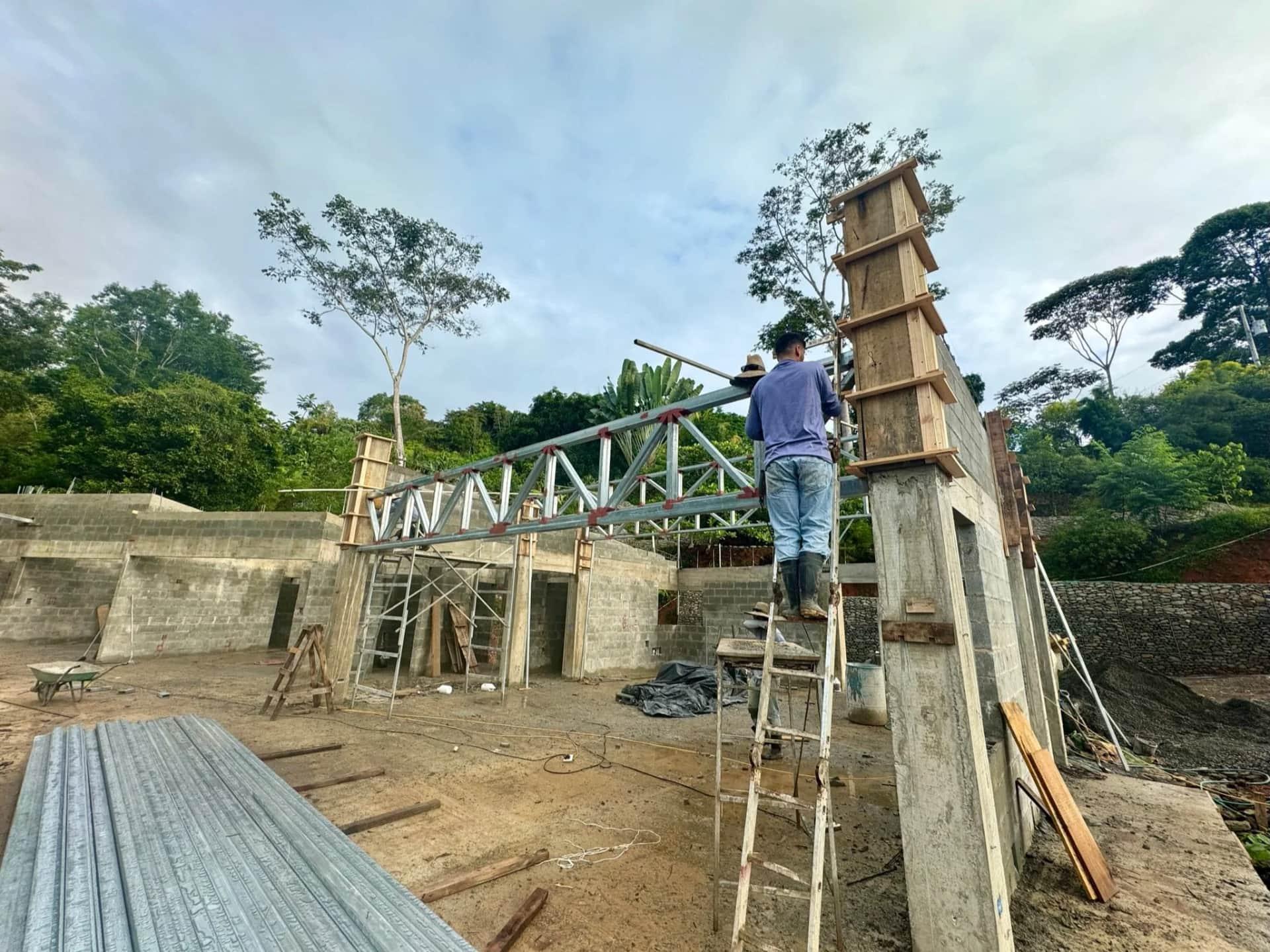 Headers, Columns & Crown Beam Installation - Casa Cavu