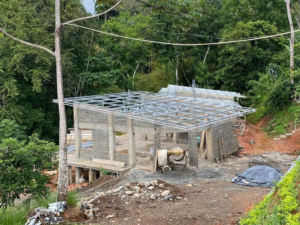 Roof Beams and Insulation - Casa Cavu