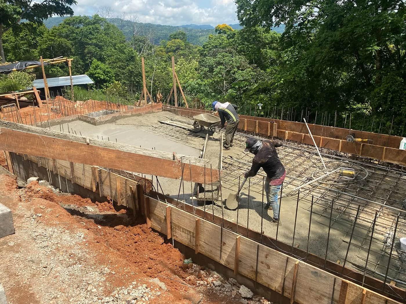 Building the Infinity Pool Basin, photo 8