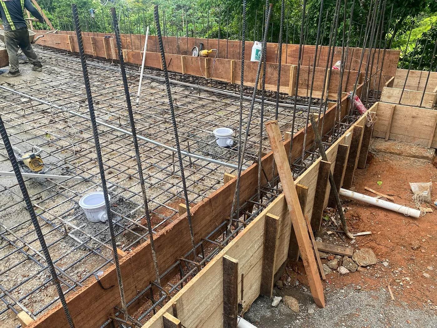 Building the Infinity Pool Basin, photo 3