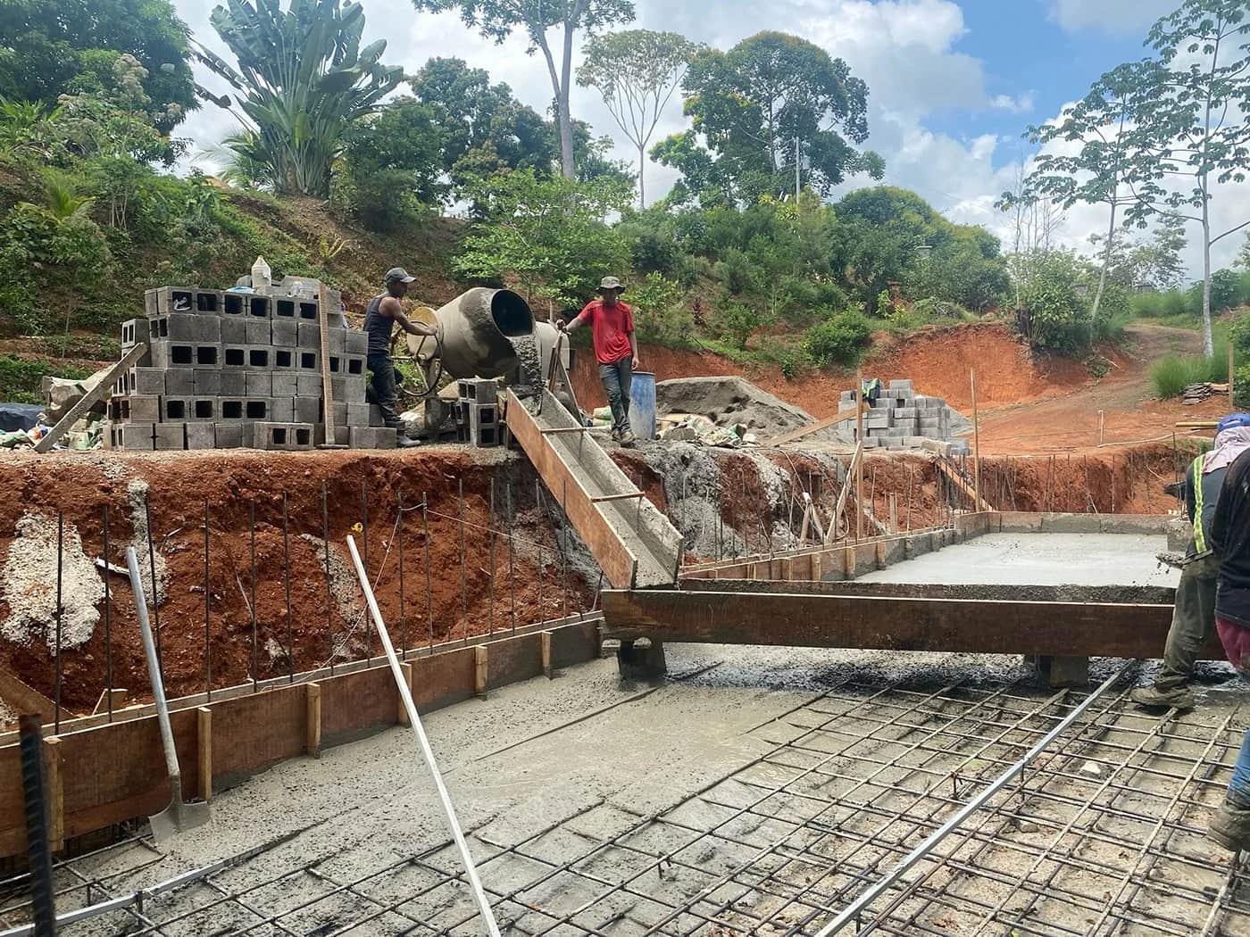Building the Infinity Pool Basin, photo 7