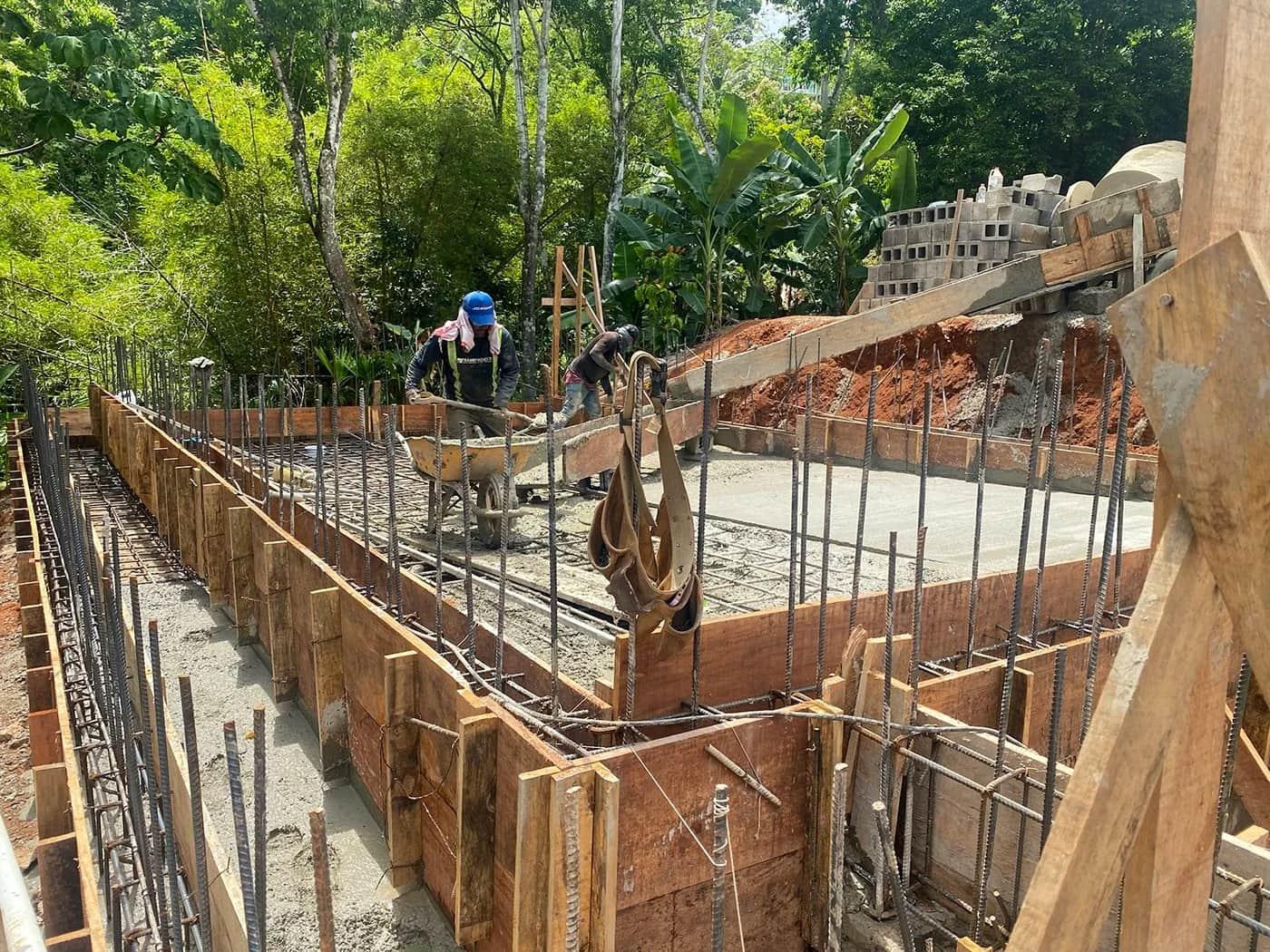 Building the Infinity Pool Basin, photo 6