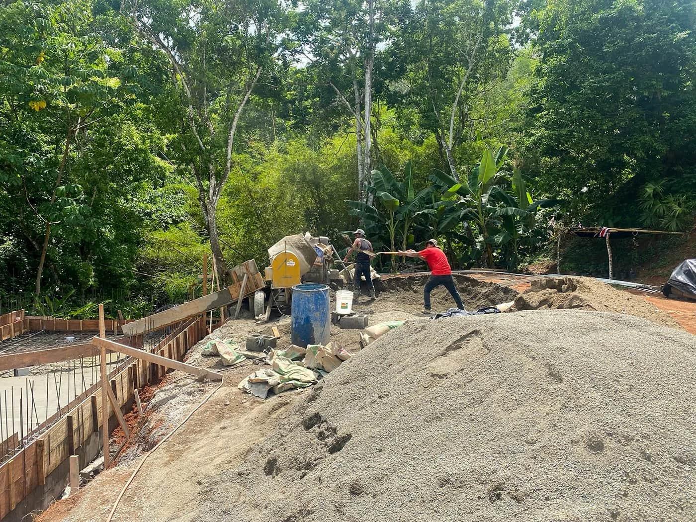 Building the Infinity Pool Basin, photo 12