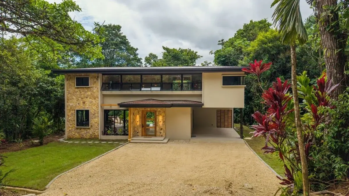 5 Acres — 3-Bedroom Luxury Jungle Home with Natural Stream, Saltwater Pool & Walking Trail | Ojochal property photo 4 in Costa Rica