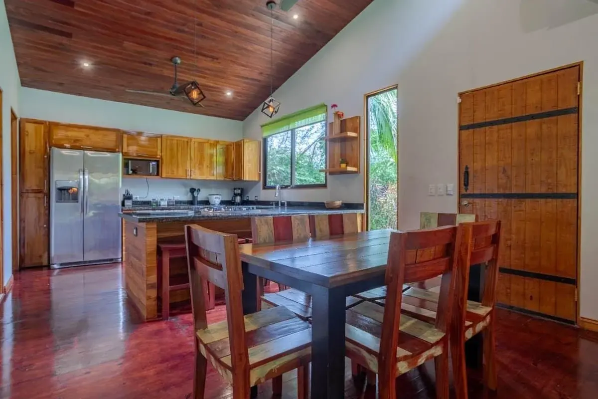 0.12 Acres — 2-Bedroom Turn-Key Coastal Home, Walk to Whale's Tail Beach | Uvita property photo 4 in Costa Rica