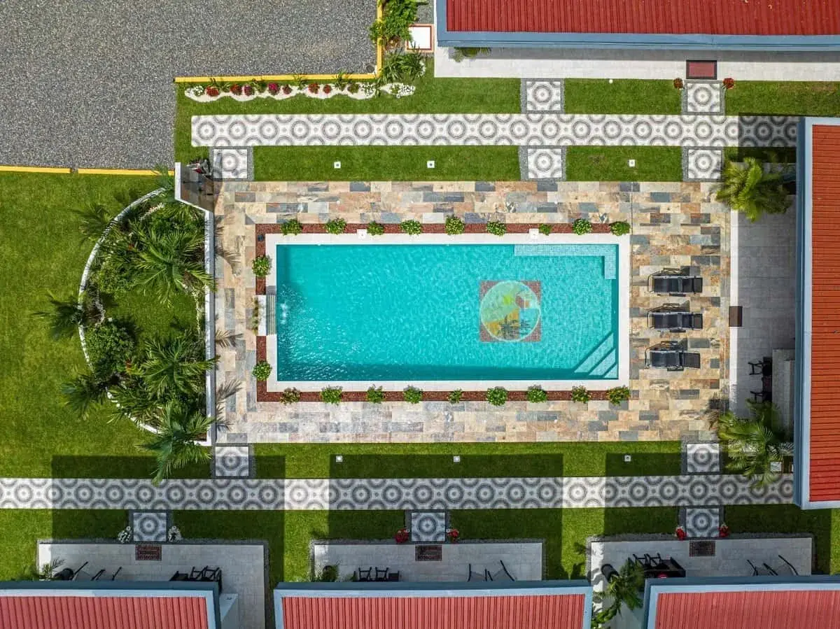 0.3 Acres — 5-Bedroom Turnkey Investment: 3 Rental Villas + 2-Bedroom Home with Large Pool | Uvita property photo 3 in Costa Rica
