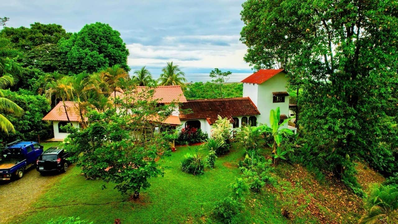 Iconic Ocean View Estate in Ojochal with 2 Guest Houses property photo 3 in Costa Rica