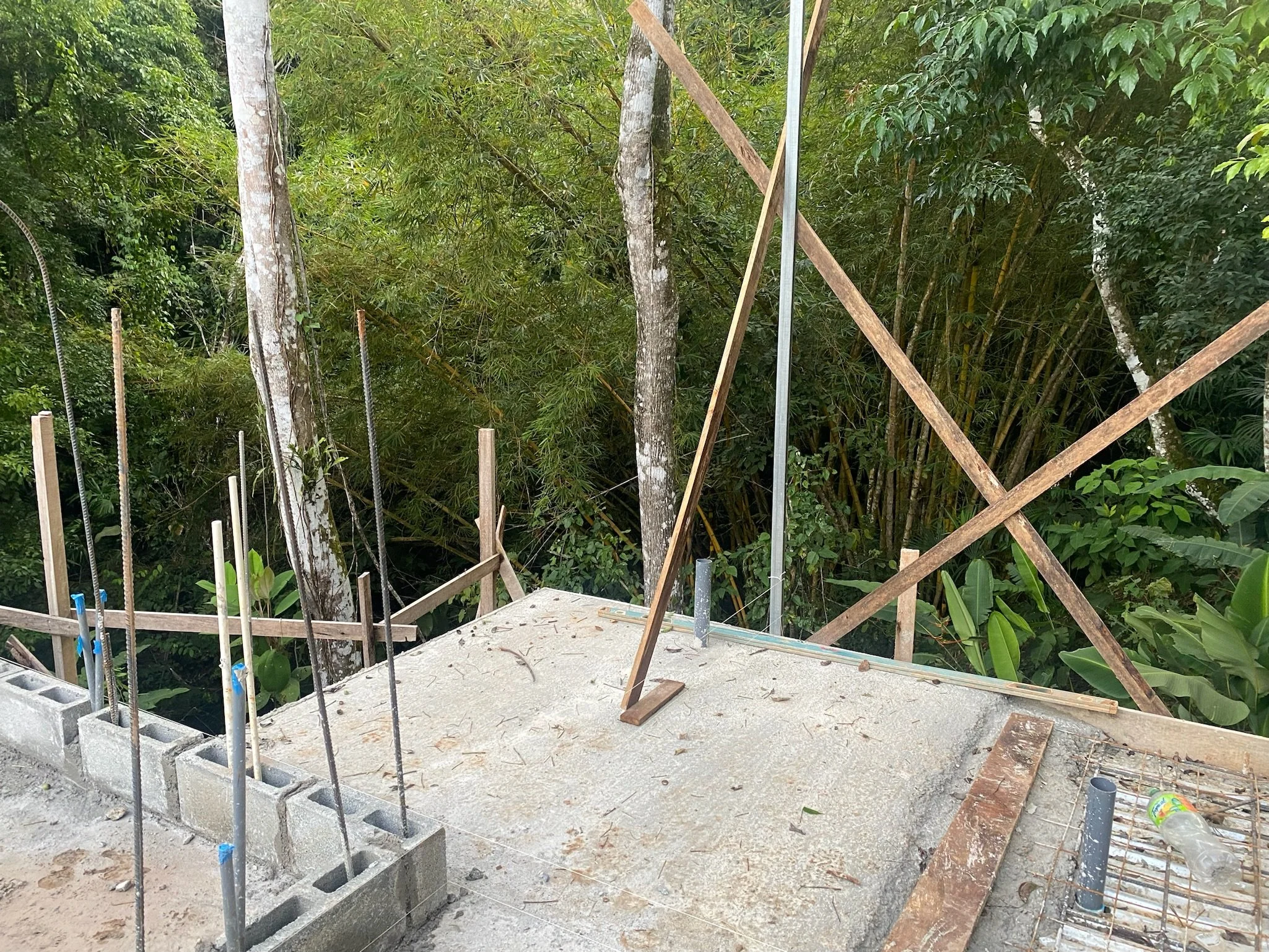 Construction of Concrete Walls - Casa Cavu, photo 4