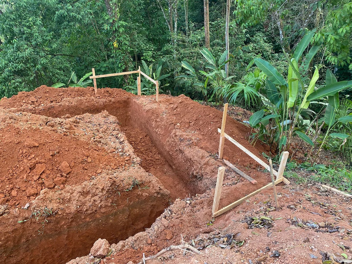 Digging the Infinity Pool Footers and Foundation, photo 8