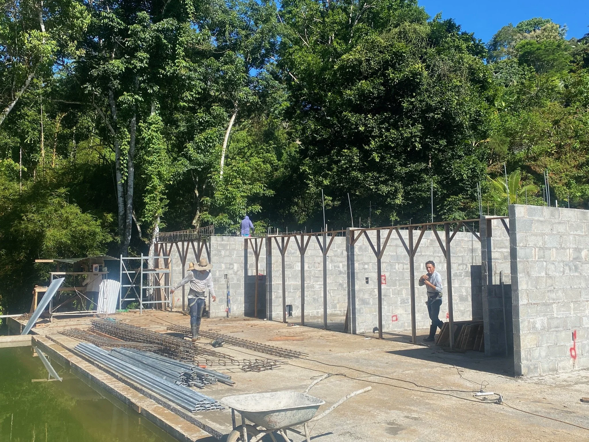 Headers, Columns & Crown Beam Installation - Casa Cavu, photo 4