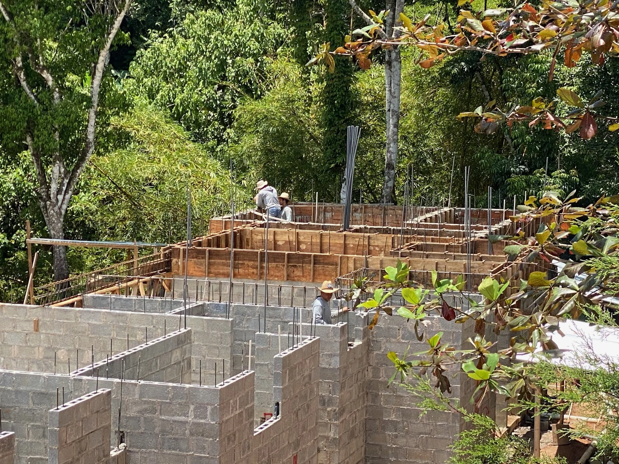Headers, Columns & Crown Beam Installation - Casa Cavu, photo 6