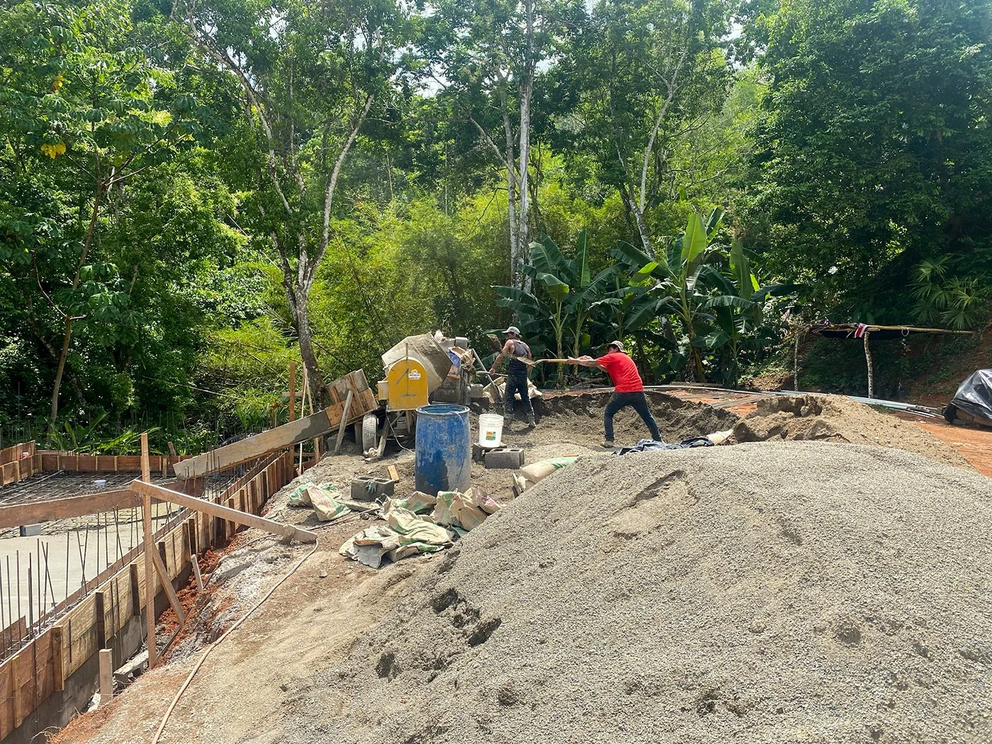 Building the Infinity Pool Basin, photo 12